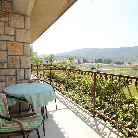 Apartman With A Parking Space Jelsa, Hvar - 8789