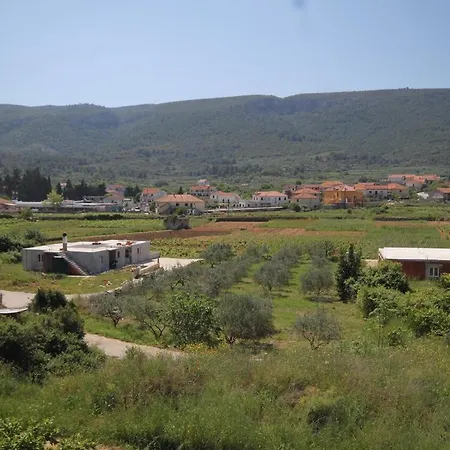 Apartman With A Parking Space Jelsa, Hvar - 8789