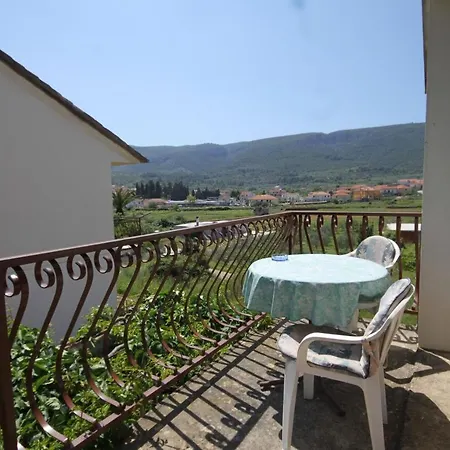 Apartman With A Parking Space Jelsa, Hvar - 8789