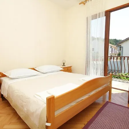 Apartman With A Parking Space Jelsa, Hvar - 8789 *